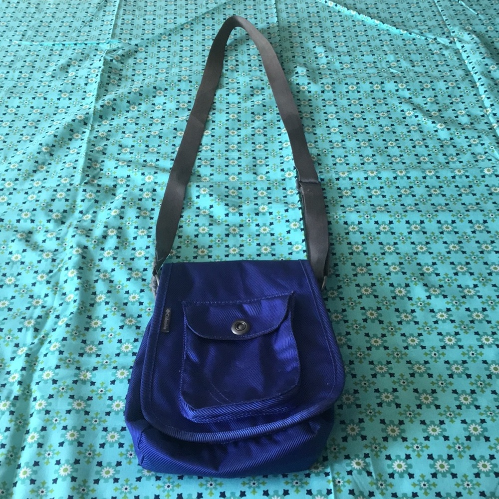 Columbia crossbody purse.